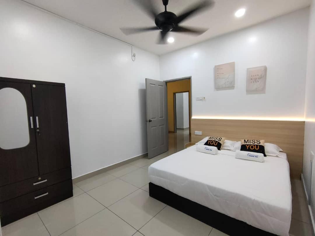 Setia Home Sitiawan Ktv 12+4 Pax Exterior photo